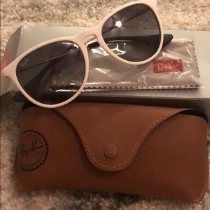 Rayban Erika classic in white frame